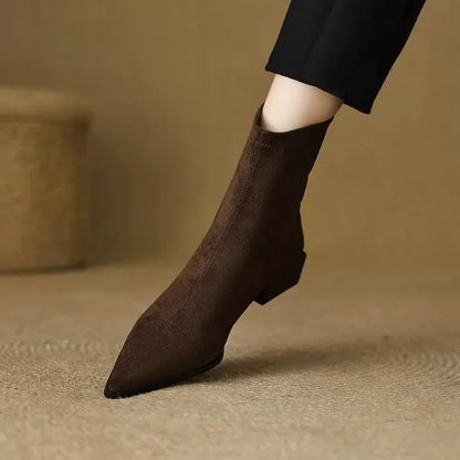 Delfina | Stivaletti Donna in Camoscio a Punta con Tacco Basso