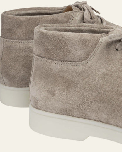 Stivaletti Desert Uomo in Scamosciato Vegetale Grigio Chiaro