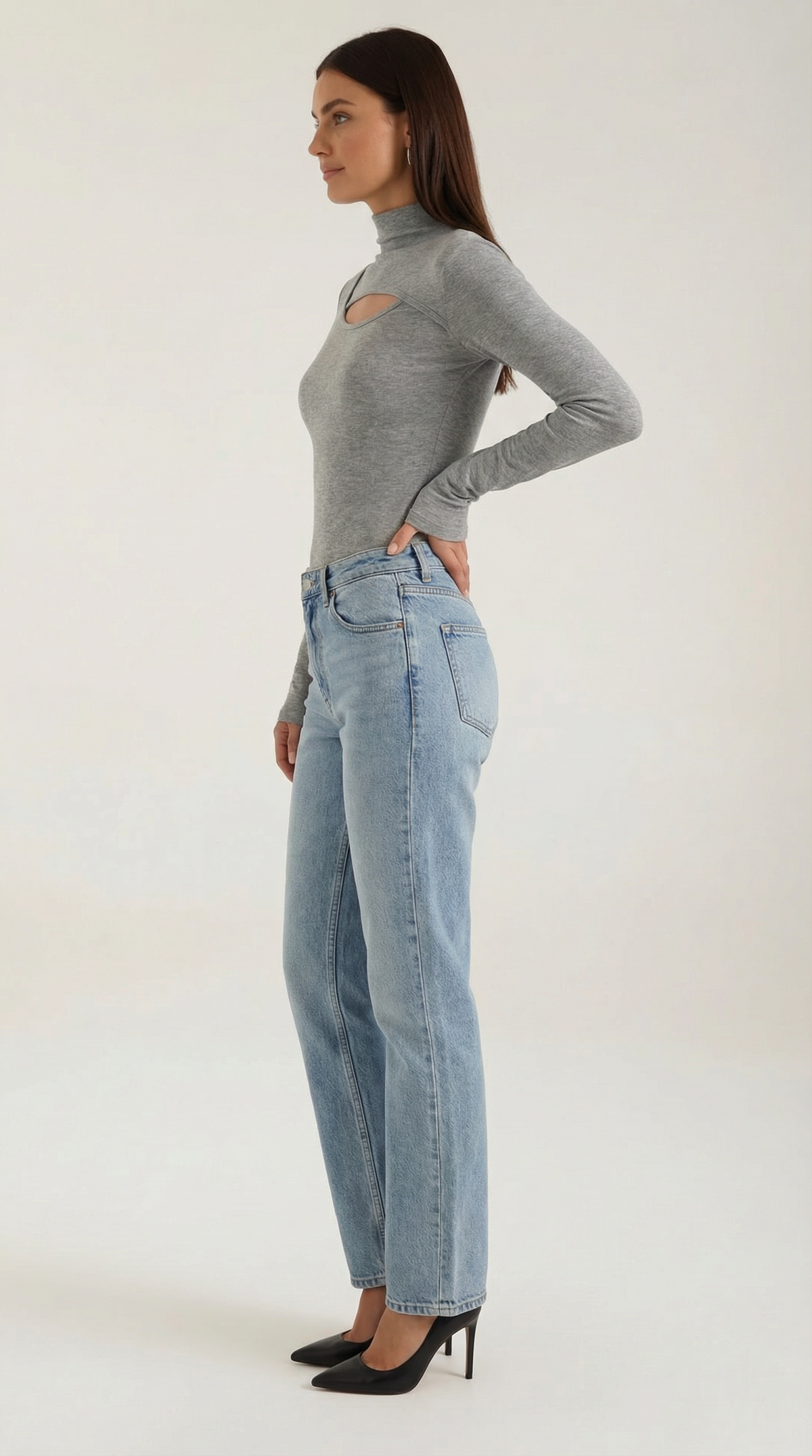 Top Donna a Maniche Lunghe con Tagli sul Petto