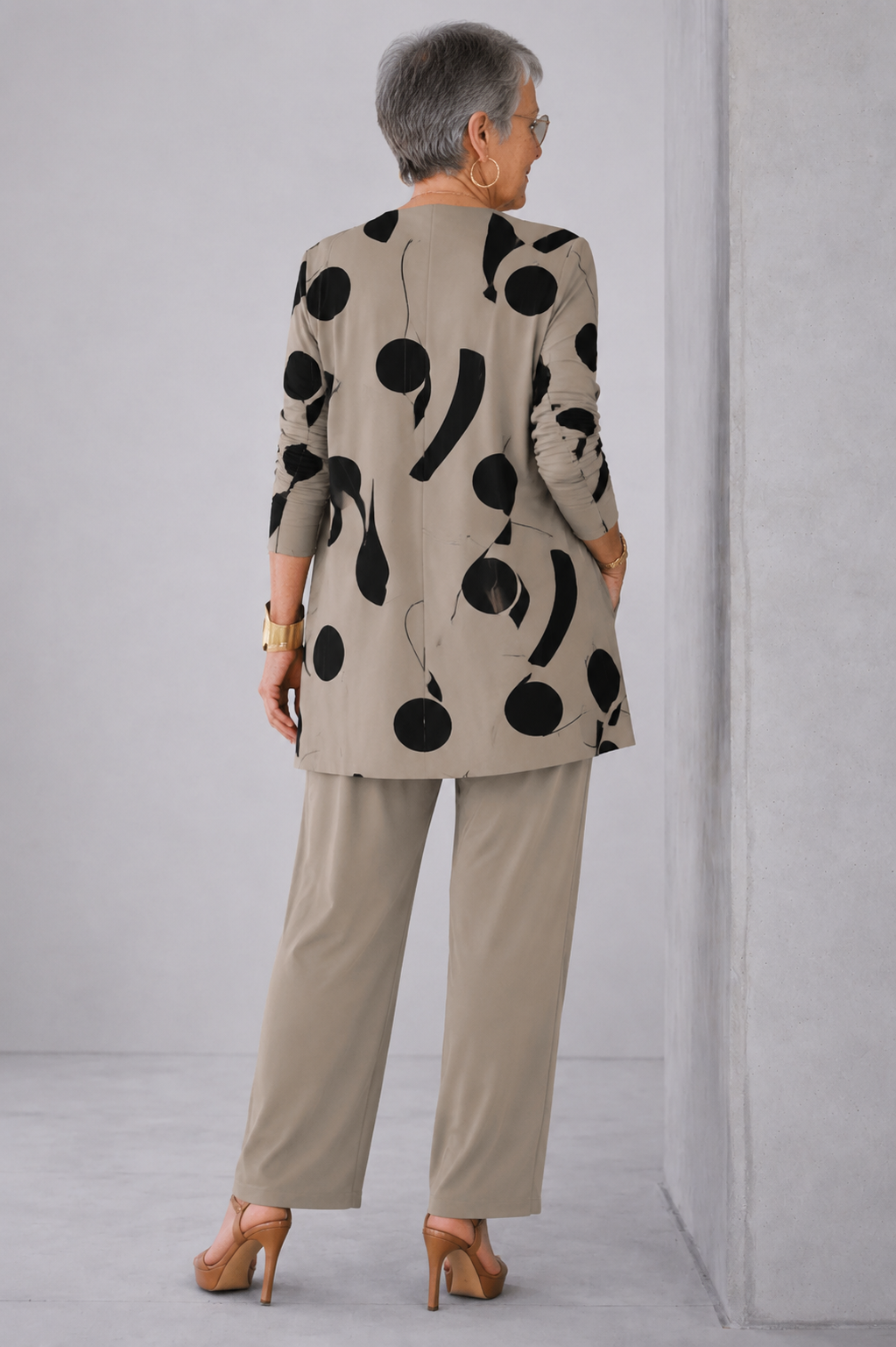 Silvia | Completo Donna 3 Pezzi Tortora con Stampa Nera