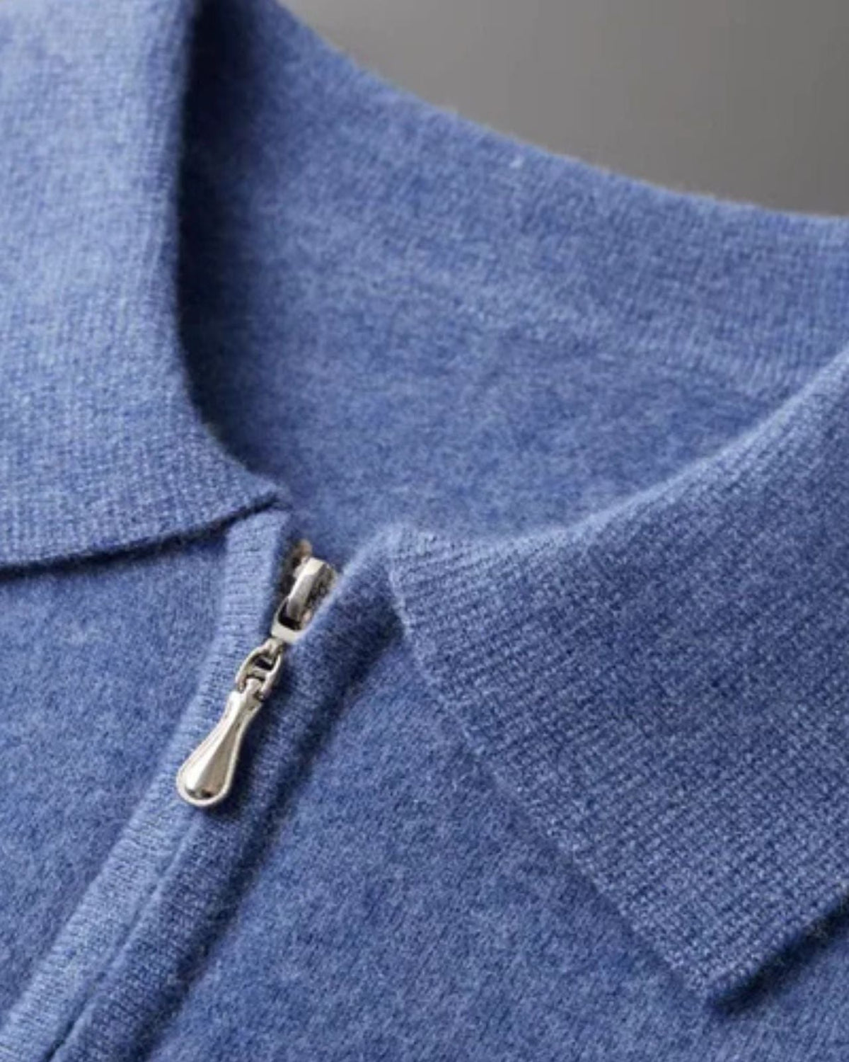 Polo Uomo in Lana Merino con Zip Morbida Eleganza Discreta