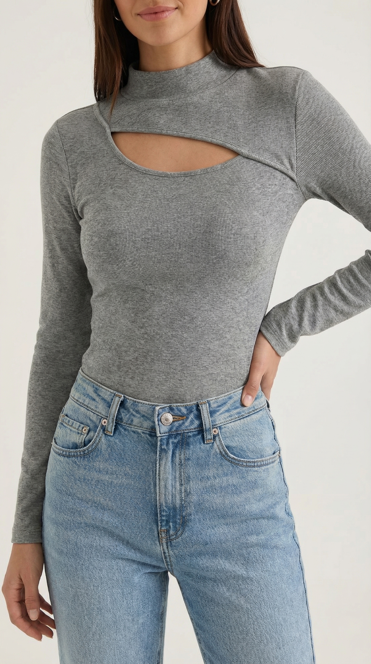 Top Donna a Maniche Lunghe con Tagli sul Petto