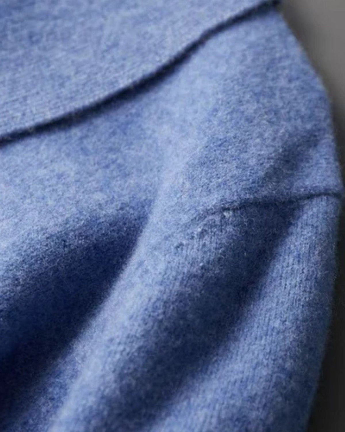 Polo Uomo in Lana Merino con Zip Morbida Eleganza Discreta