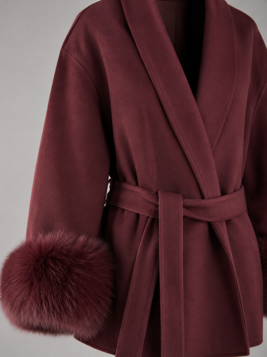Cappotto Corto Donna con Polsini in Pelliccia Sintetica