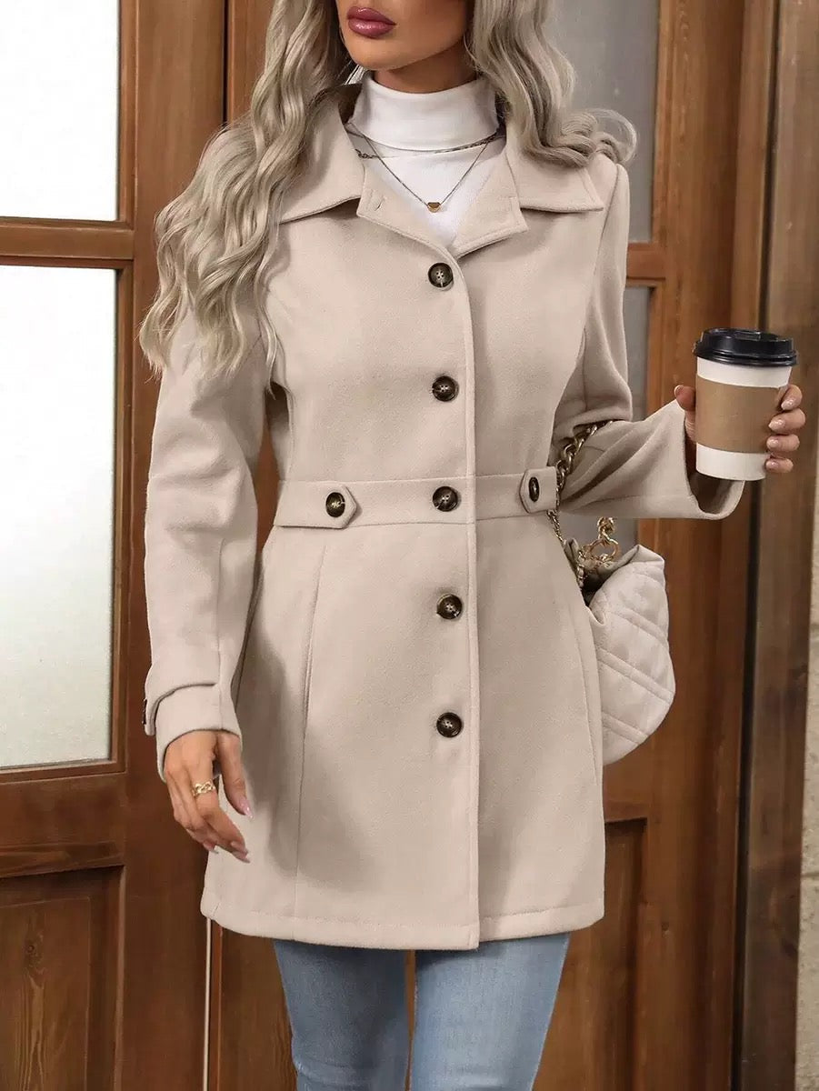 Sabina | Cappotto Donna con Cintura in Vita e Revers Dentellati