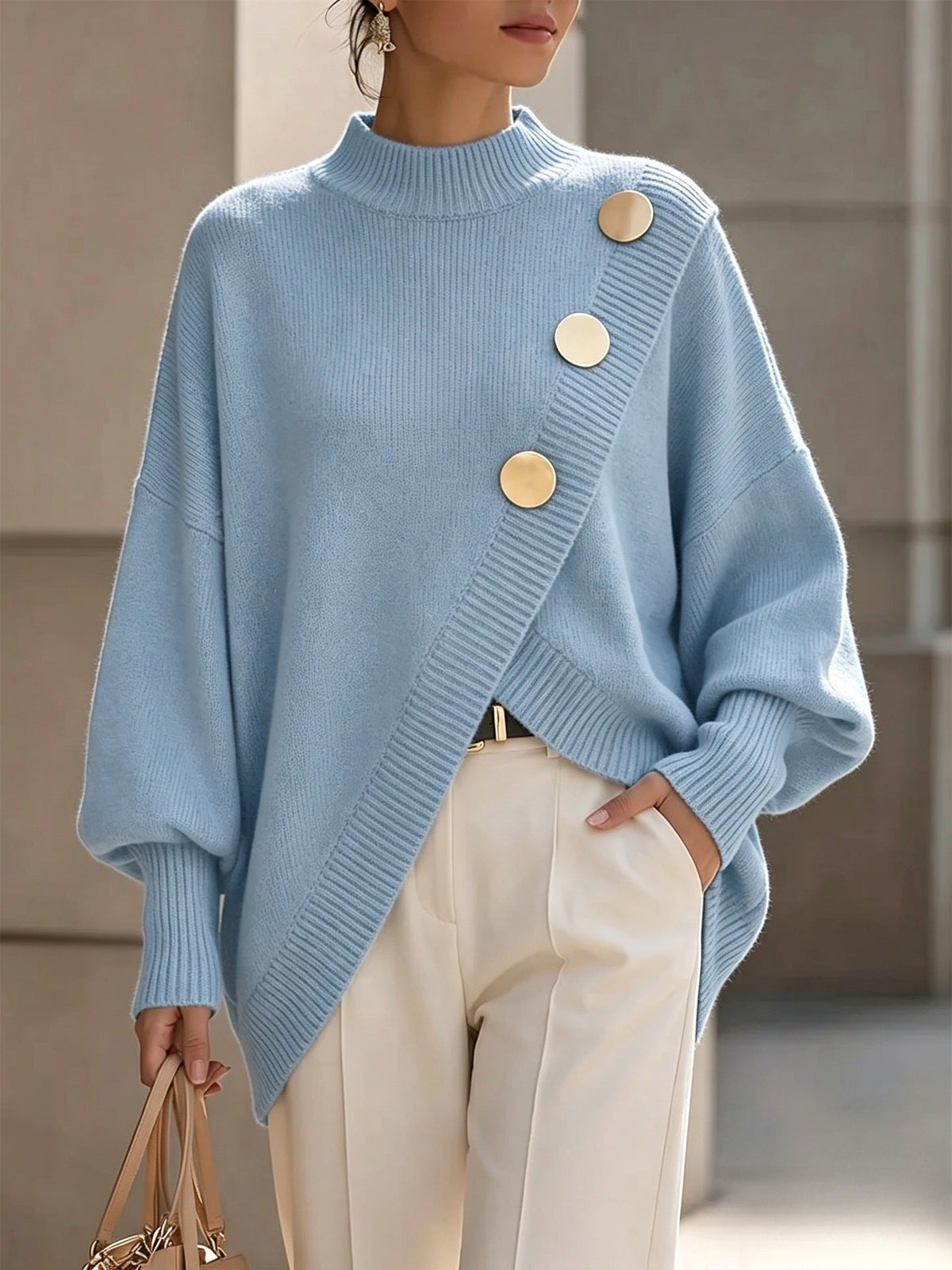 Regina | Maglione Donna Asimmetrico con Bottoni Dorati
