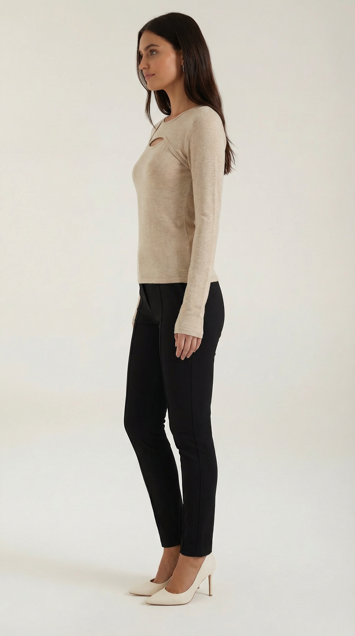 Top Donna a Maniche Lunghe con Tagli sul Petto