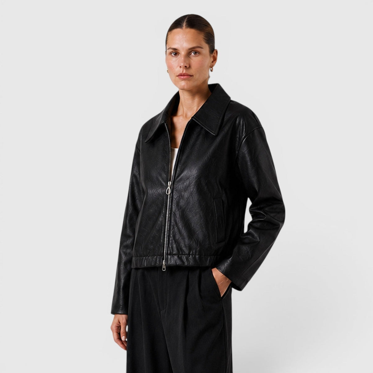 Giacca Donna Effetto Pelle con Zip e Tasche