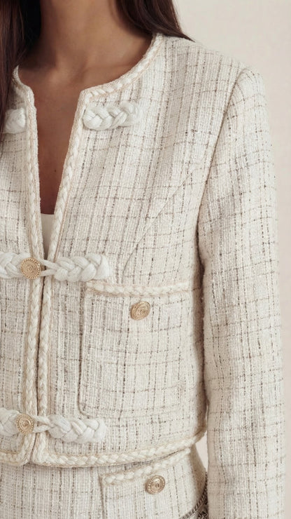 Completo Donna in Tweed Crema con Bottoni Dorati